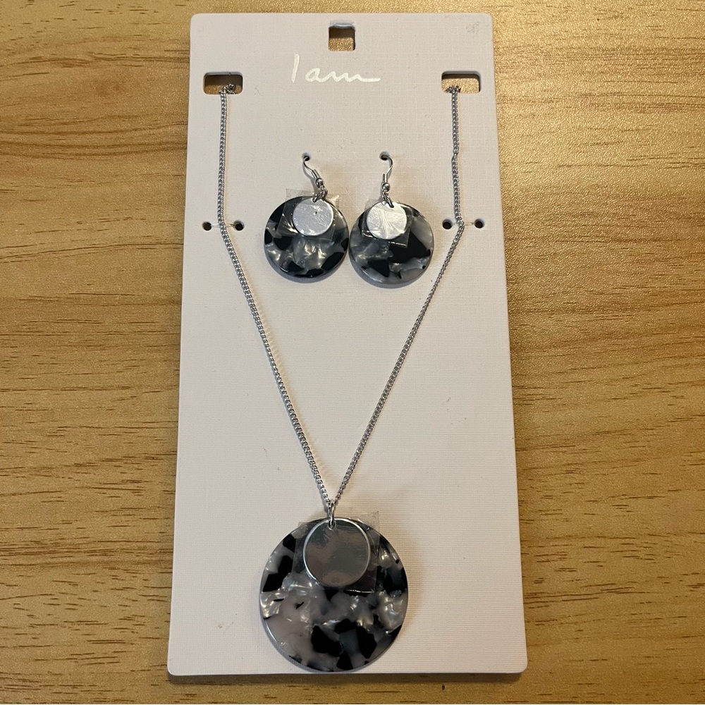 ☘️3 for $20! ☘️ “i am” Brand Necklace and Earrings Set